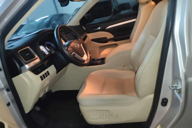 Used Toyota Highlander 2018 2.0T Four-Wheel Drive Luxury Version 7 Seats China VI Standard Left Front Seat