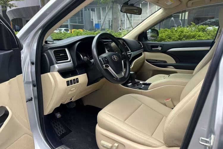 Used Toyota Highlander 2018 2.0T Two-Wheel Drive Elite Version 5 Seats China VI Standard Left Front Seat