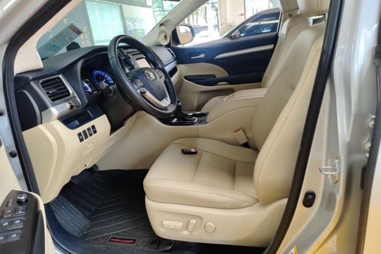 Used Toyota Highlander 2018 2.0T Two-Wheel-Drive Luxury Edition 7 Seats Emission Standard China V Left Front Seat