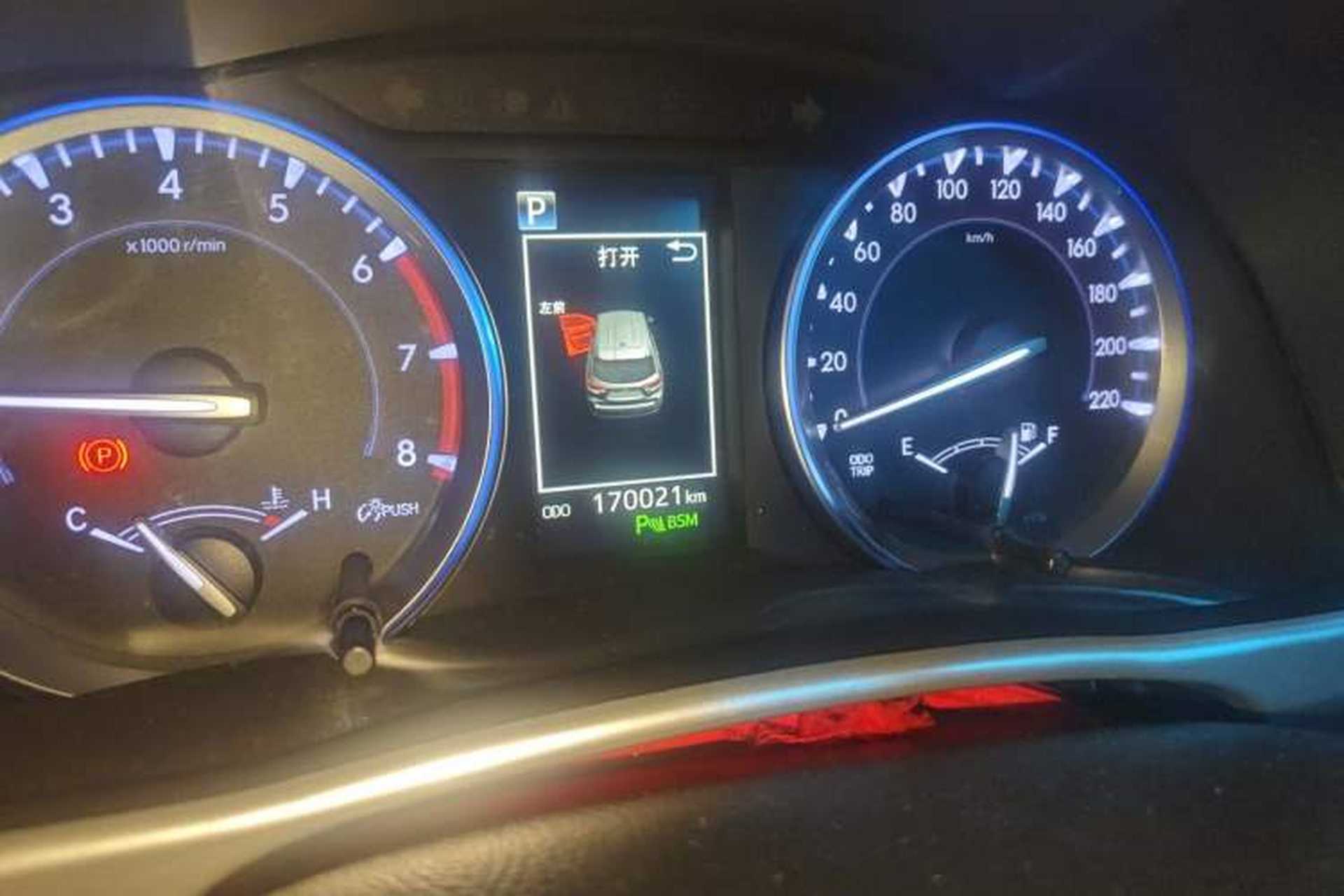Used Toyota Highlander 2018 2.0T Four-Wheel Drive Ultimate Edition 7-Seater Emission Standard China V Odometer Close Up