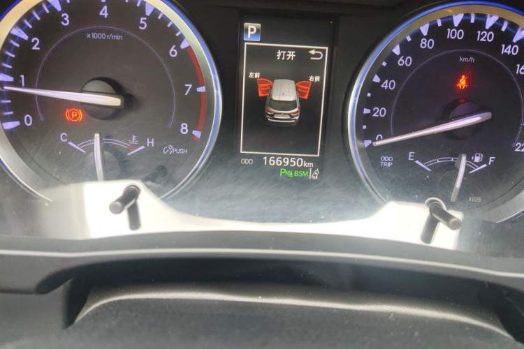 Used Toyota Highlander 2018 2.0T Four-Wheel Drive Supreme Edition 7-Seater China VI Odometer Close Up