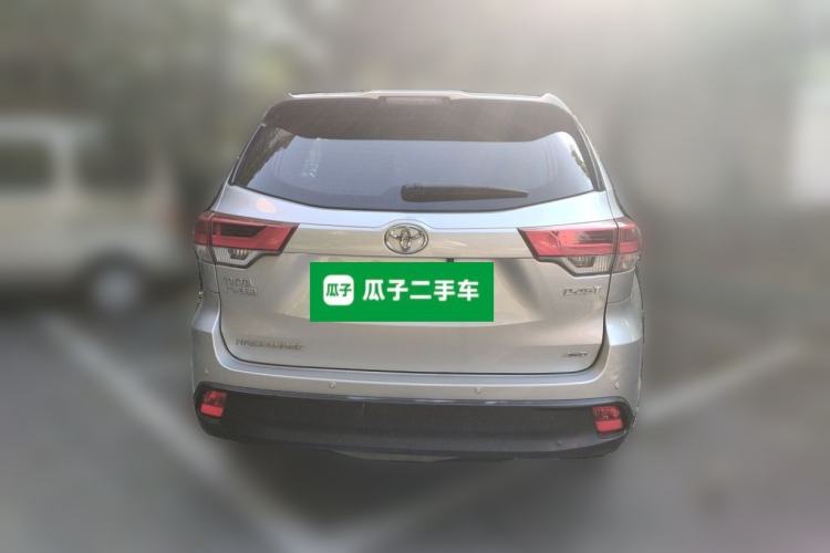 Used Toyota Highlander 2018 2.0T Two-Wheel Drive Elite Edition 7 Seats Emission Standard China V Rear