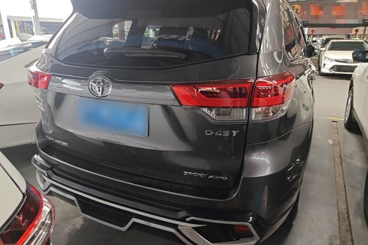 Used Toyota Highlander 2018 2.0T Four-Wheel Drive Luxury Version 7 Seats China VI Standard Rear