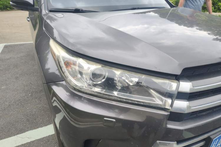 Used Toyota Highlander 2018 2.0T Four-Wheel Drive Supreme Edition 7-Seater China VI Right Front Headlight