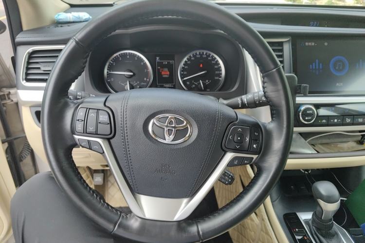 Used Toyota Highlander 2018 2.0T Four-Wheel Drive Prestige Version 7 Seats China VI Standard Steering Wheel