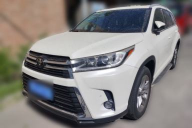 Used Toyota Highlander 2018 2.0T Four-Wheel Drive Prestige Version 7 Seats China V Emission Standard