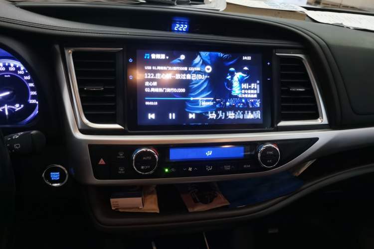 Used Toyota Highlander 2018 2.0T Four-Wheel Drive Prestige Version 7 Seats China VI Standard Audio And AC Panel