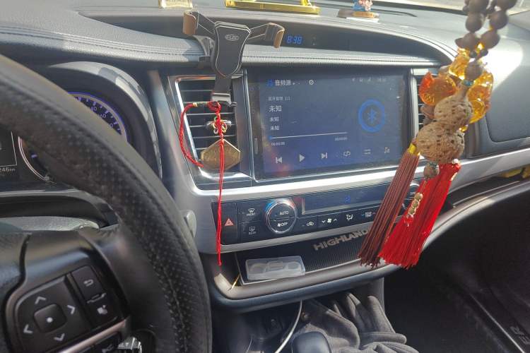 Used Toyota Highlander 2018 2.0T Four-Wheel Drive Prestige Version 7 Seats China V Emission Standard Audio And AC Panel