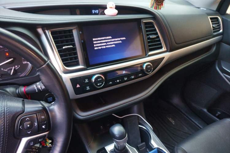 Used Toyota Highlander 2018 2.0T Four-Wheel Drive Prestige Version 7 Seats China V Emission Standard Audio And AC Panel