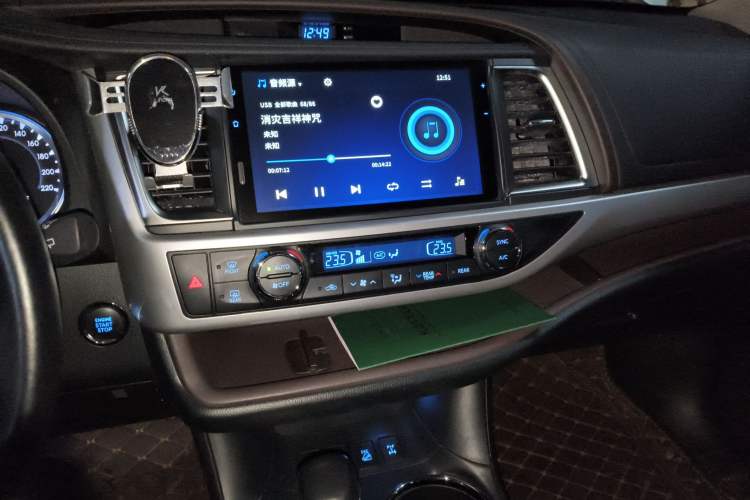 Used Toyota Highlander 2018 2.0T Four-Wheel Drive Prestige Version 7 Seats China V Emission Standard Audio And AC Panel