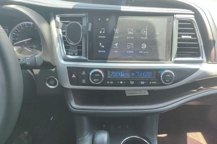 Used Toyota Highlander 2018 2.0T Four-Wheel Drive Prestige Version 7 Seats China V Emission Standard Audio And AC Panel