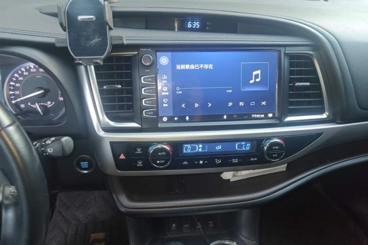 Used Toyota Highlander 2018 2.0T Four-Wheel Drive Luxury Version 7 Seats China VI Standard Audio And AC Panel