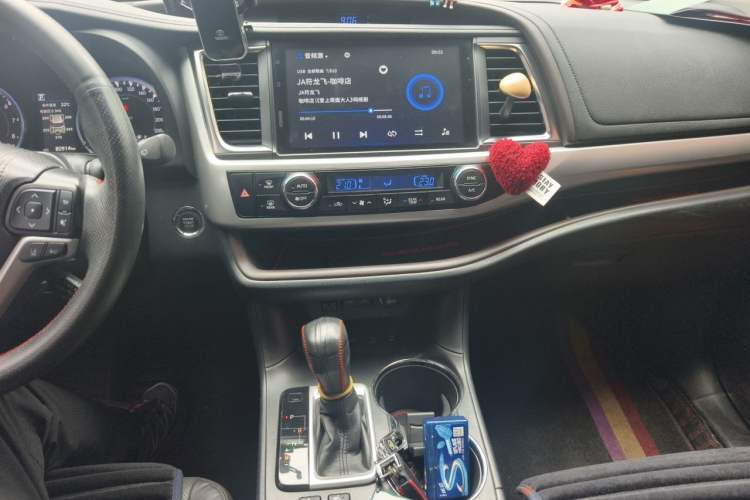 Used Toyota Highlander 2018 2.0T Four-Wheel Drive Prestige Version 7 Seats China V Emission Standard Audio And AC Panel