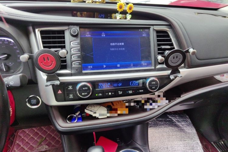 Used Toyota Highlander 2018 2.0T Four-Wheel Drive Luxury Edition 7 Seats China V Emission Standard Audio And AC Panel