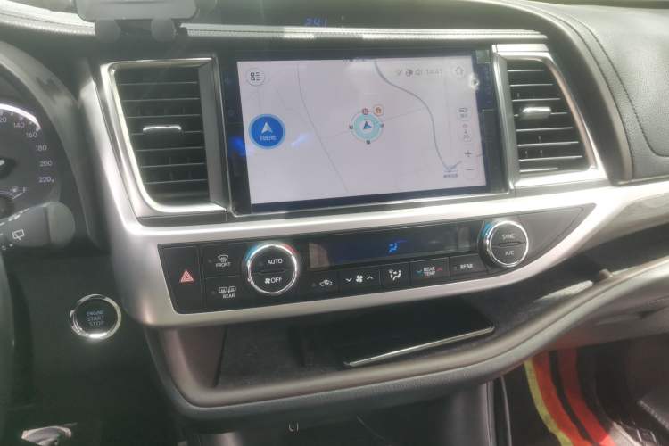 Used Toyota Highlander 2018 2.0T Four-Wheel Drive Supreme Edition 7-Seater China VI Audio And AC Panel