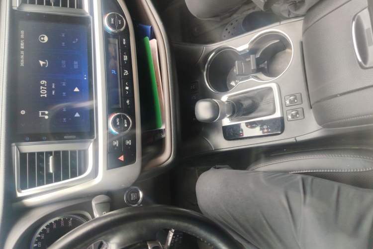 Used Toyota Highlander 2018 2.0T Four-Wheel Drive Prestige Version 7 Seats China VI Standard Audio And AC Panel