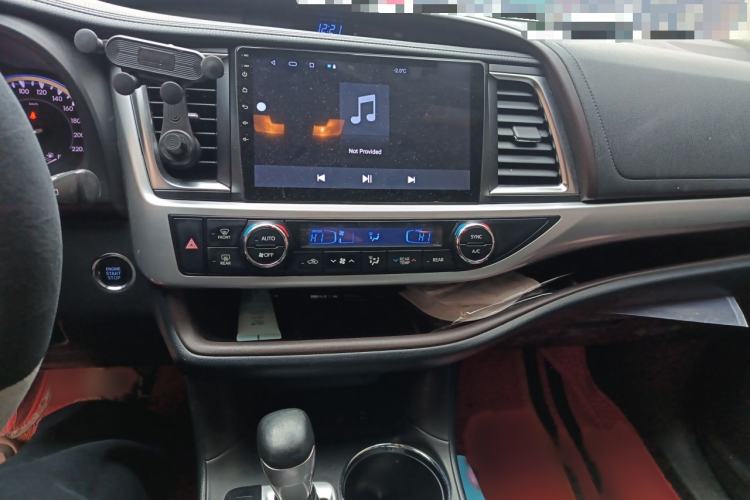 Used Toyota Highlander 2018 2.0T Four-Wheel Drive Prestige Version 7 Seats China VI Standard Audio And AC Panel