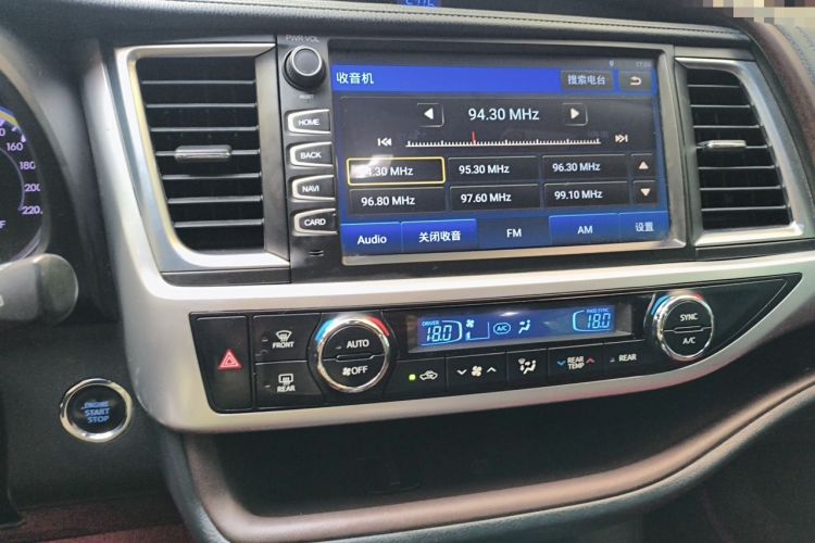 Used Toyota Highlander 2018 2.0T Four-Wheel Drive Luxury Edition 7 Seats China V Emission Standard Audio And AC Panel