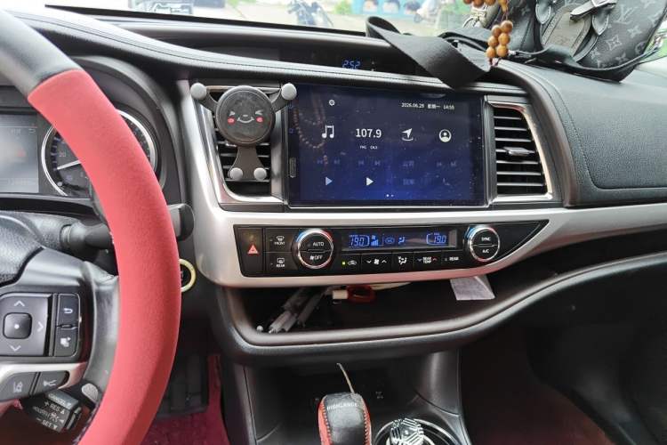 Used Toyota Highlander 2018 2.0T Four-Wheel Drive Prestige Version 7 Seats China V Emission Standard Audio And AC Panel