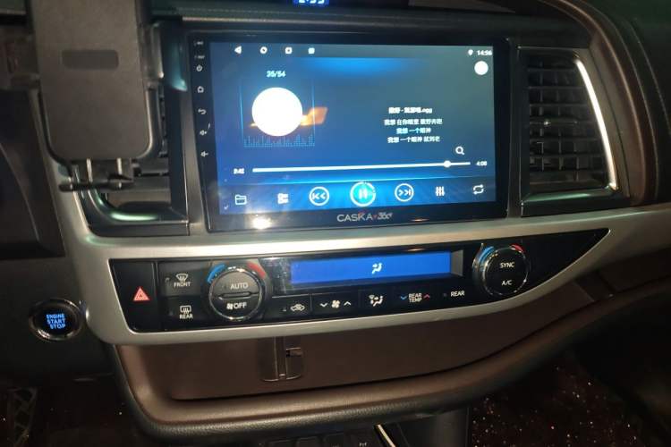 Used Toyota Highlander 2018 2.0T Four-Wheel Drive Prestige Version 7 Seats China VI Standard Audio And AC Panel