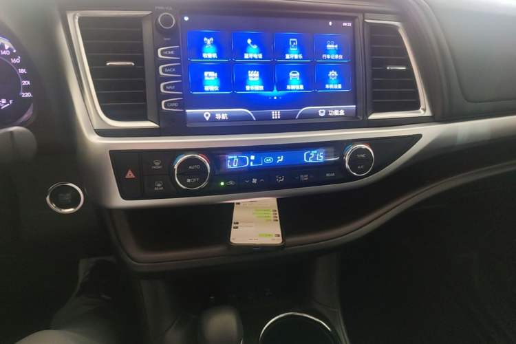 Used Toyota Highlander 2018 2.0T Four-Wheel Drive Luxury Version 7 Seats China VI Standard Audio And AC Panel