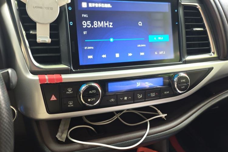 Used Toyota Highlander 2018 2.0T Four-Wheel Drive Prestige Version 7 Seats China VI Standard Audio And AC Panel