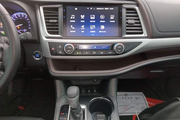 Used Toyota Highlander 2018 2.0T Four-Wheel Drive Prestige Version 7 Seats China VI Standard Audio And AC Panel