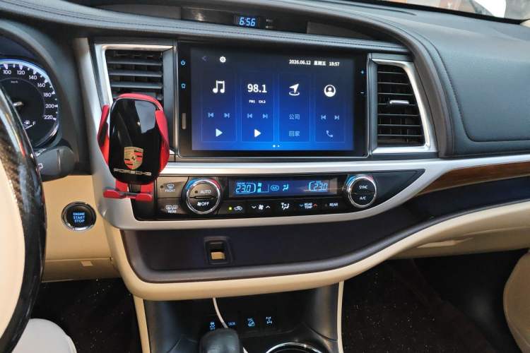 Used Toyota Highlander 2018 2.0T Four-Wheel Drive Supreme Edition 7-Seater China VI Audio And AC Panel