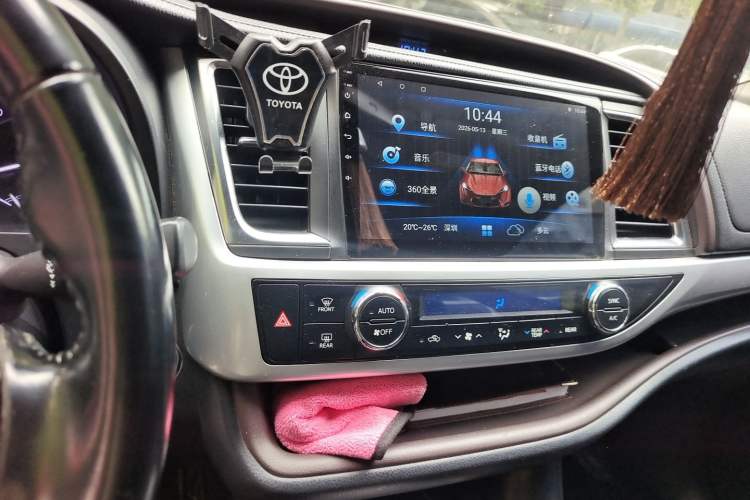 Used Toyota Highlander 2018 2.0T Four-Wheel Drive Luxury Edition 7 Seats China V Emission Standard Audio And AC Panel