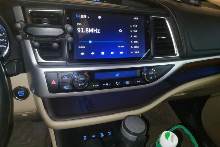 Used Toyota Highlander 2018 2.0T Four-Wheel Drive Ultimate Edition 7-Seater Emission Standard China V Audio And AC Panel