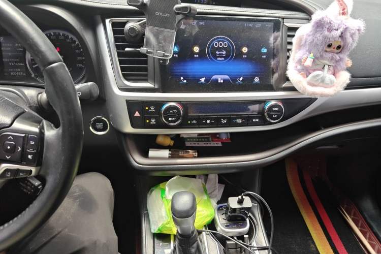 Used Toyota Highlander 2018 2.0T Four-Wheel Drive Prestige Version 7 Seats China VI Standard Audio And AC Panel
