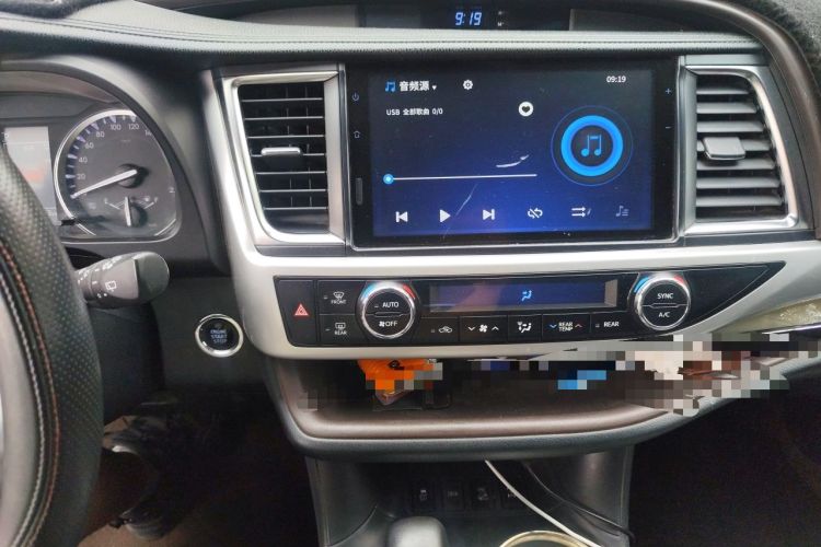 Used Toyota Highlander 2018 2.0T Four-Wheel Drive Prestige Version 7 Seats China V Emission Standard Audio And AC Panel