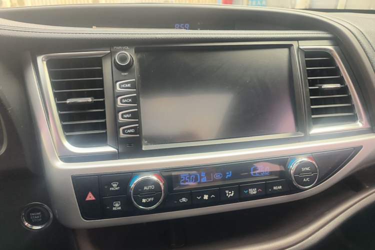 Used Toyota Highlander 2018 2.0T Four-Wheel Drive Luxury Version 7 Seats China VI Standard Audio And AC Panel