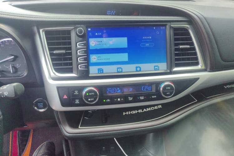 Used Toyota Highlander 2018 2.0T Two-Wheel-Drive Luxury Edition 7 Seats Emission Standard China V Audio And AC Panel