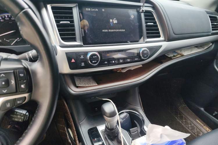 Used Toyota Highlander 2018 2.0T Four-Wheel Drive Prestige Version 7 Seats China VI Standard Audio And AC Panel