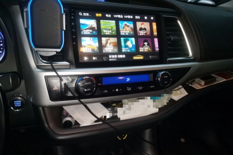 Used Toyota Highlander 2018 2.0T Four-Wheel Drive Luxury Edition 7 Seats China V Emission Standard Audio And AC Panel