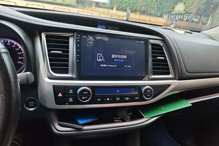 Used Toyota Highlander 2018 2.0T Four-Wheel Drive Prestige Version 7 Seats China V Emission Standard Audio And AC Panel