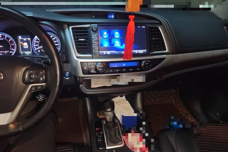 Used Toyota Highlander 2018 2.0T Four-Wheel Drive Luxury Version 7 Seats China VI Standard Audio And AC Panel