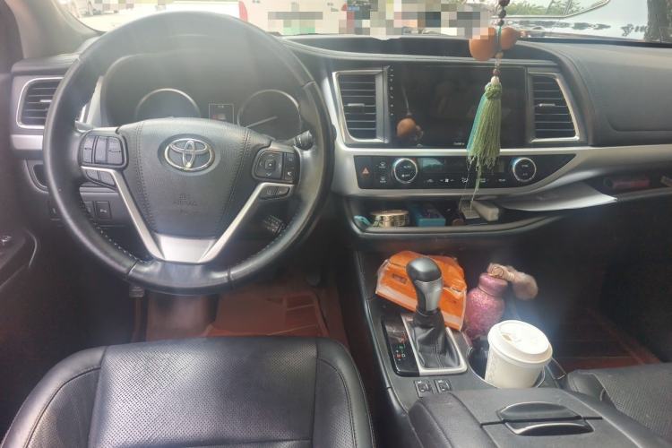 Used Toyota Highlander 2018 2.0T Four-Wheel Drive Luxury Edition 7 Seats China V Emission Standard Center Console