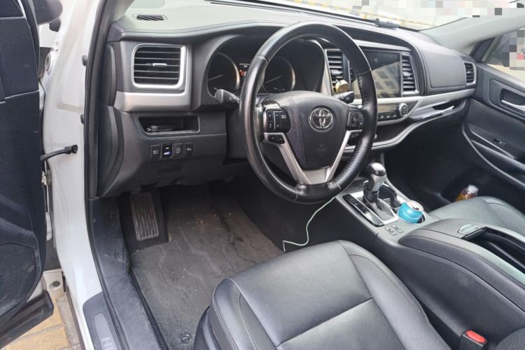 Used Toyota Highlander 2018 2.0T Four-Wheel Drive Prestige Version 7 Seats China VI Standard Center Console