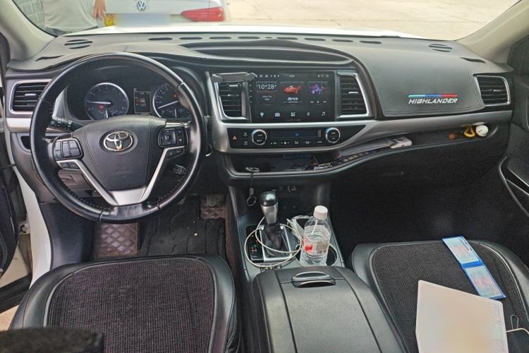 Used Toyota Highlander 2018 2.0T Four-Wheel Drive Prestige Version 7 Seats China VI Standard Center Console