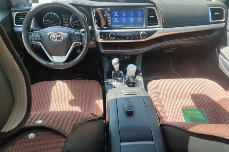 Used Toyota Highlander 2018 2.0T Four-Wheel Drive Luxury Version 7 Seats China VI Standard Center Console