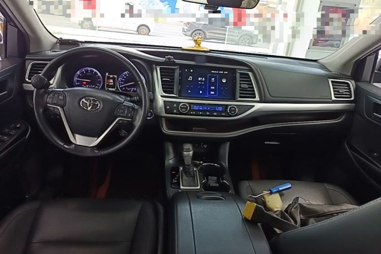 Used Toyota Highlander 2018 2.0T Four-Wheel Drive Prestige Version 7 Seats China VI Standard Center Console