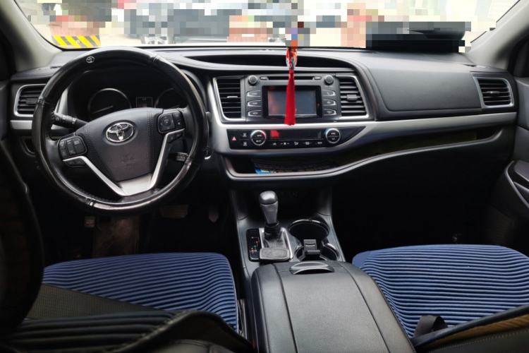 Used Toyota Highlander 2018 2.0T Four-Wheel Drive Luxury Version 7 Seats China VI Standard Center Console