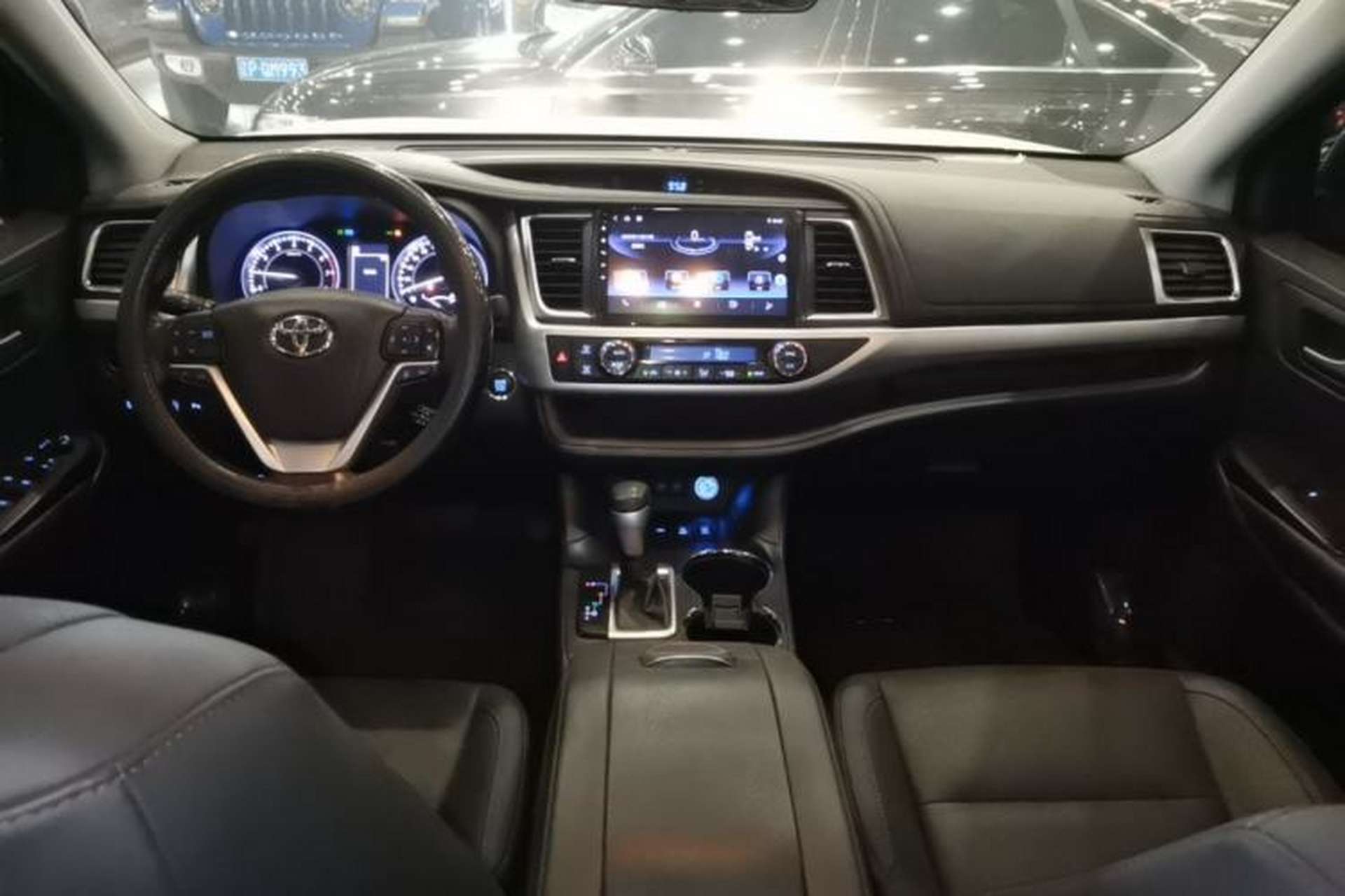 Used Toyota Highlander 2018 2.0T Four-Wheel Drive Luxury Version 7 Seats China VI Standard Center Console