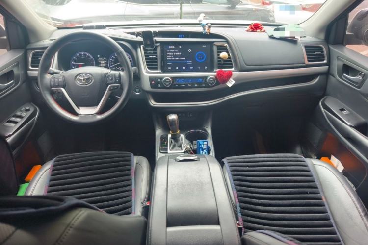 Used Toyota Highlander 2018 2.0T Four-Wheel Drive Prestige Version 7 Seats China V Emission Standard Center Console