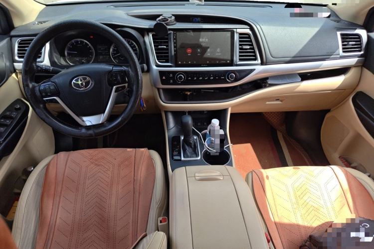 Used Toyota Highlander 2018 2.0T Four-Wheel Drive Elite Edition 7 Seats China VI Standard Center Console