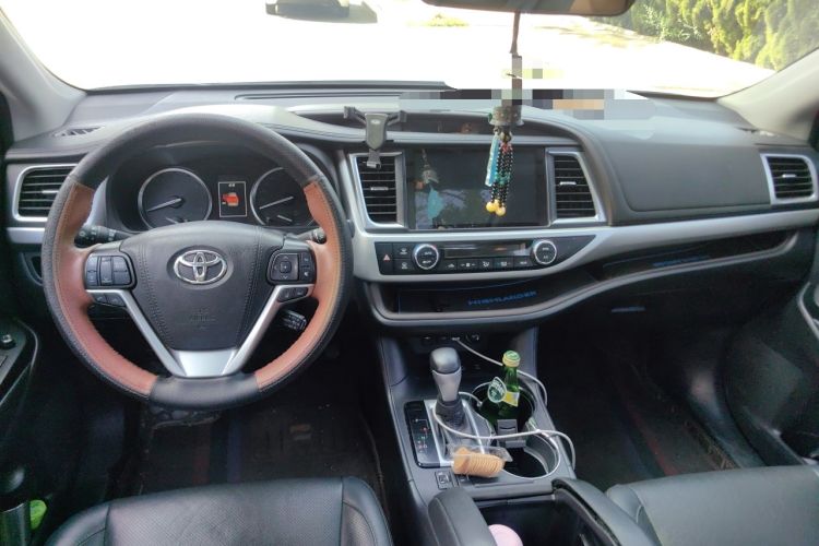 Used Toyota Highlander 2018 2.0T Four-Wheel Drive Prestige Version 7 Seats China VI Standard Center Console