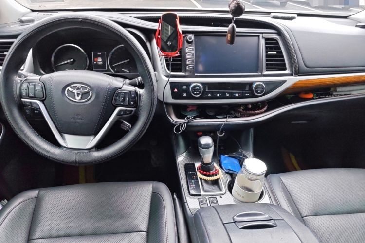 Used Toyota Highlander 2018 2.0T Four-Wheel Drive Luxury Version 7 Seats China VI Standard Center Console