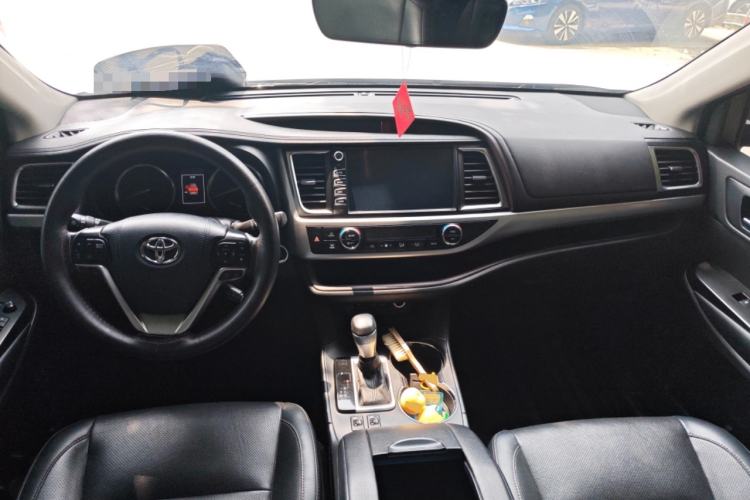 Used Toyota Highlander 2018 2.0T Four-Wheel Drive Luxury Version 7 Seats China VI Standard Center Console